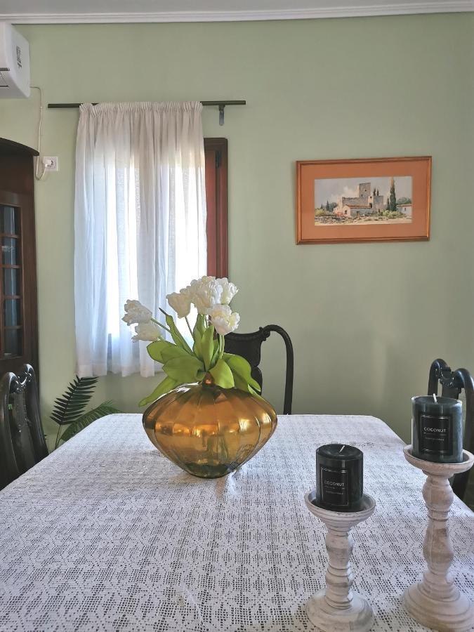 Athevillas Antonis Μίνα Εξωτερικό φωτογραφία