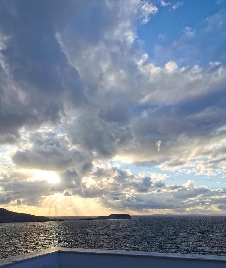 Athevillas Antonis Μίνα Εξωτερικό φωτογραφία
