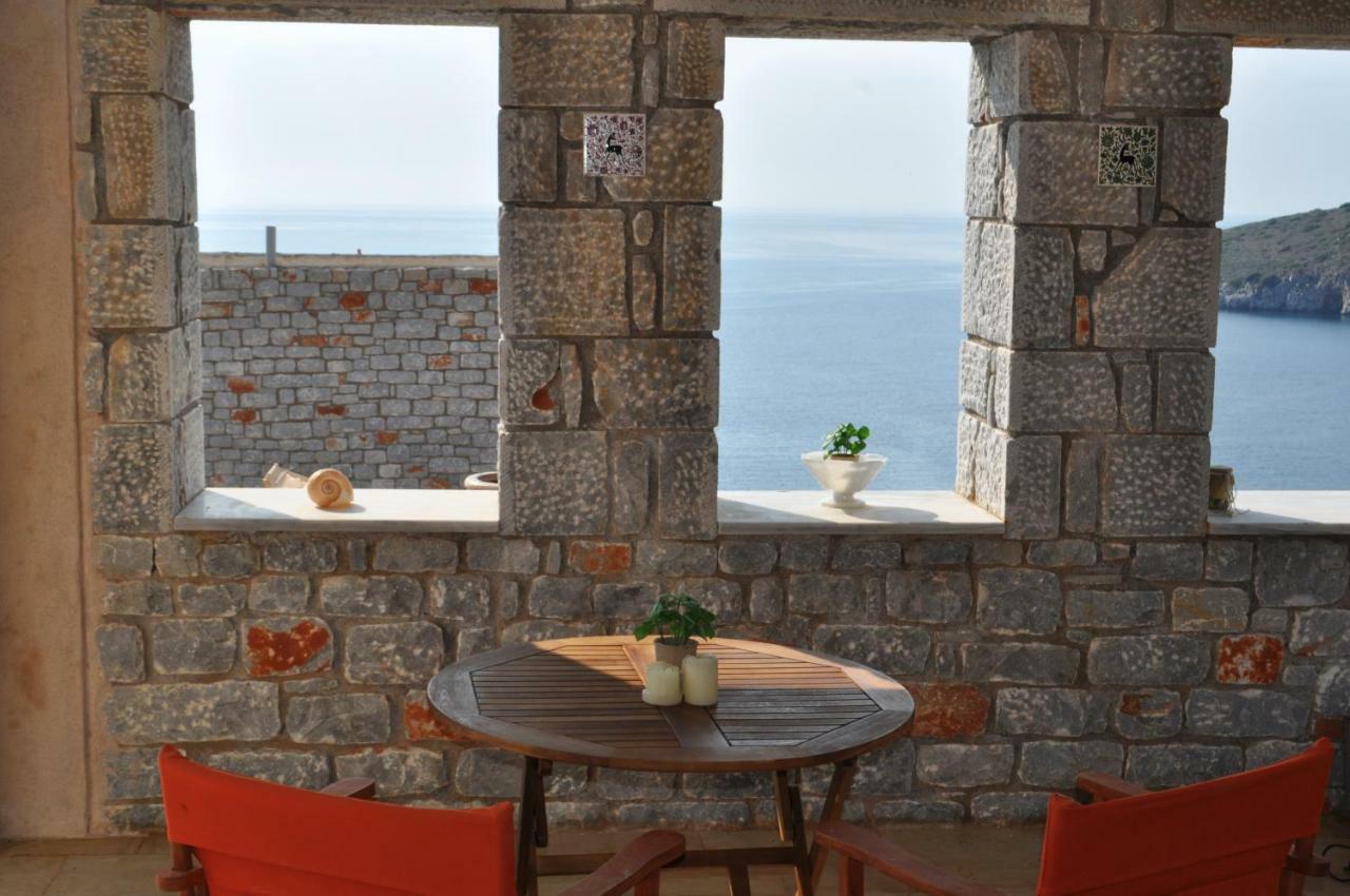 Athevillas Antonis Μίνα Εξωτερικό φωτογραφία
