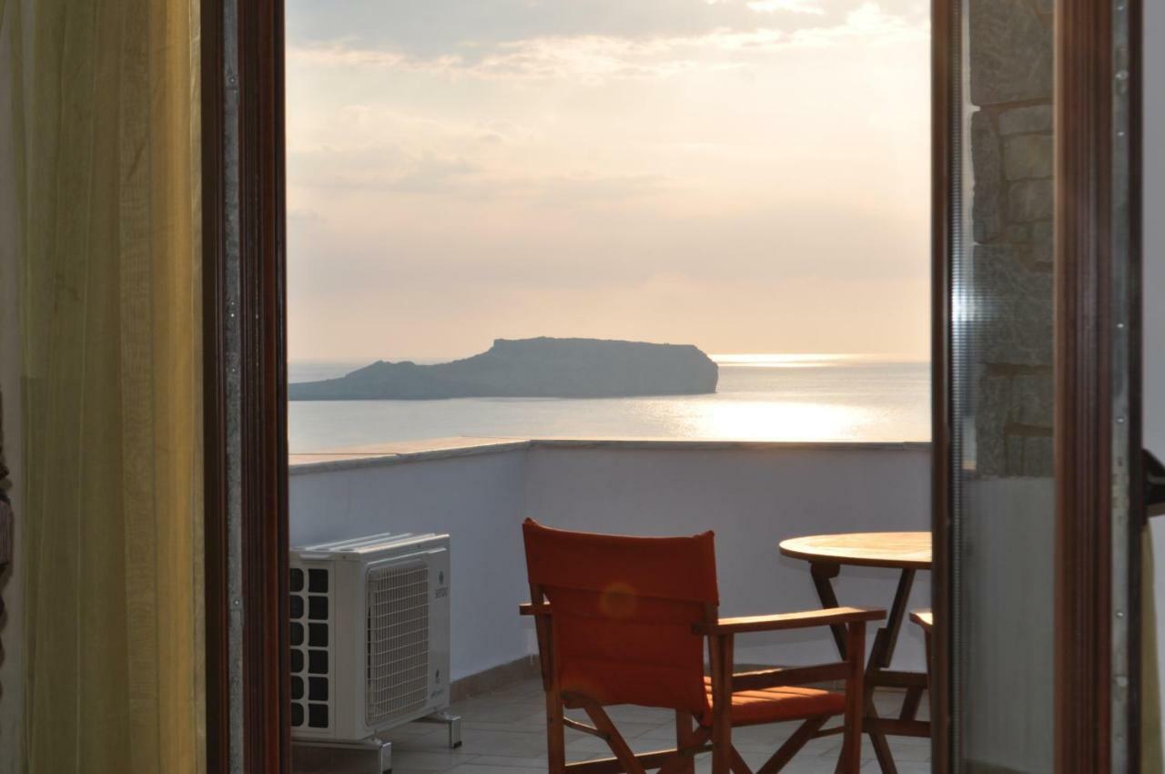 Athevillas Antonis Μίνα Εξωτερικό φωτογραφία