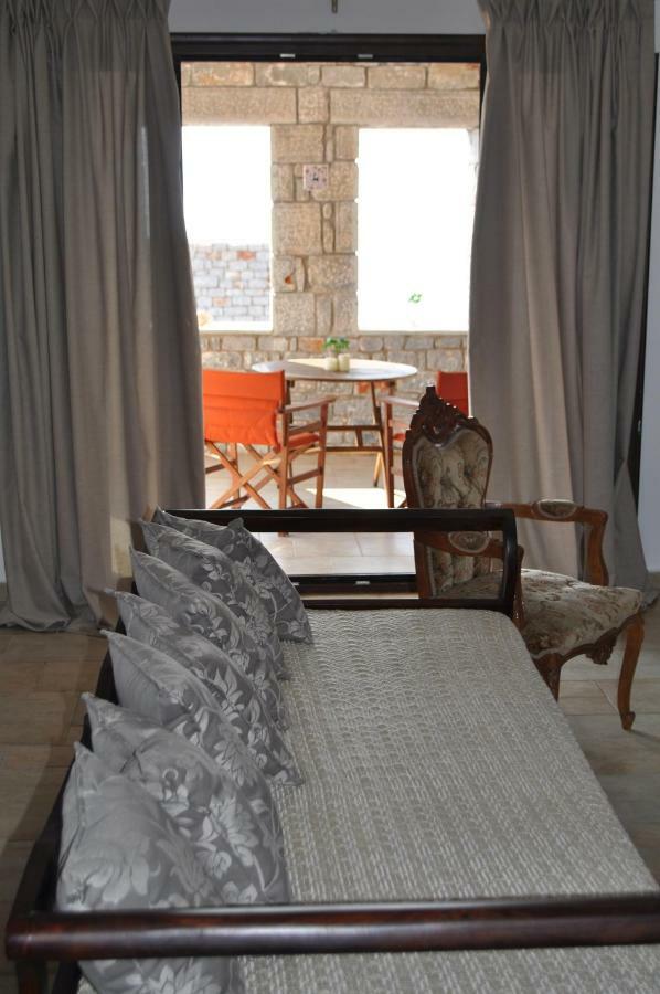 Athevillas Antonis Μίνα Εξωτερικό φωτογραφία