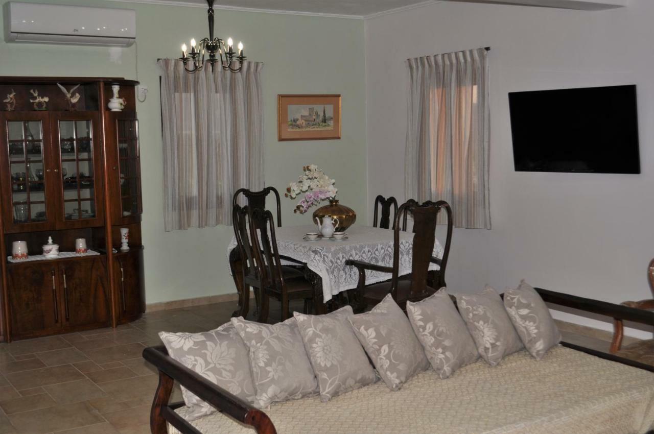 Athevillas Antonis Μίνα Εξωτερικό φωτογραφία